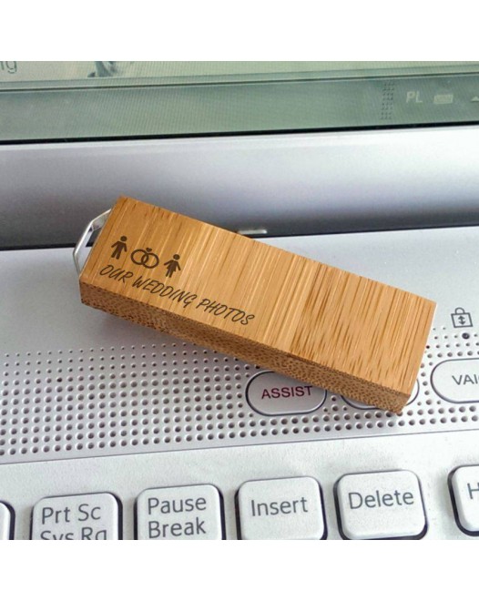 Engraved USB flash drive | USB 3.0 32GB | Bamboo wood | Silver-plated Pendant | Available in 10 fonts nad Ikons